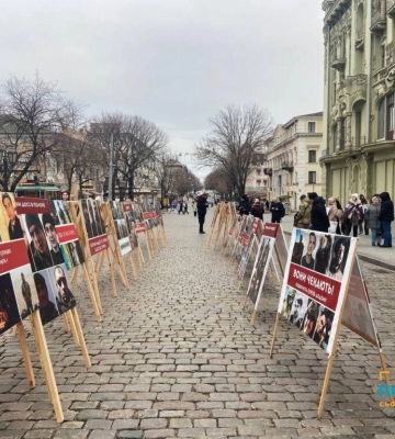 «В полоні немає свят»: в Одесі щонеділі проходять акції на підтримку військовополонених та безвісти зниклих (фото, відео)