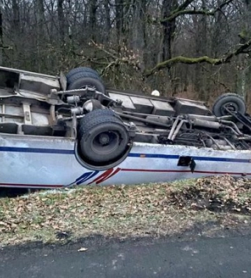 На Закарпатті перекинувся пасажирський автобус