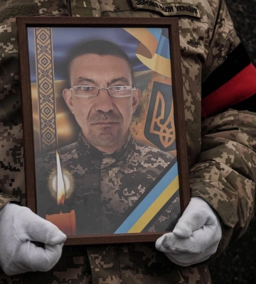 Сьогодні, 30 грудня, Ужгород попрощався із 46-річним захисником, стрільцем Ігорем Урумбаєвим
