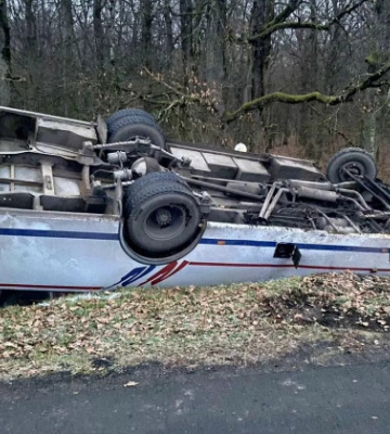 На Закарпатті перекинувся рейсовий автобус, дев&#039;ять осіб постраждали