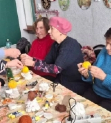 Херсонські бібліотекарі провели серію майстер-класів із виготовлення новорічних прикрас