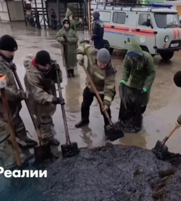 С побережья Крыма собрали 226 тонн загрязненного грунта после аварии нефтяных танкеров в Керченском проливе