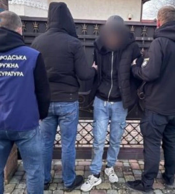 Збував метамфетамін в Ужгороді: підозрюваного місцевого жителя взяли під варту