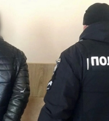 На Київщині чоловік катував 4-річну дитину своєї коханки