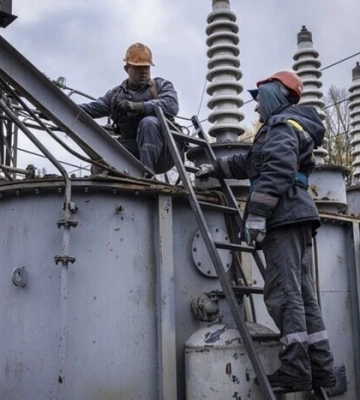 За тиждень ДТЕК відновив світло у майже 30 тисячах домівок, знеструмлених через ворожі атаки