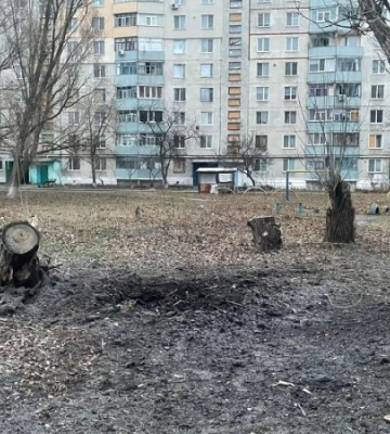 Внаслідок російського удару по селищу на Харківщині загинула жінка