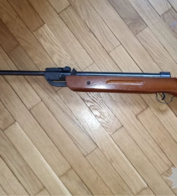 Випадковий постріл: у Самборі поранено з гвинтівки 4-річну дівчинку