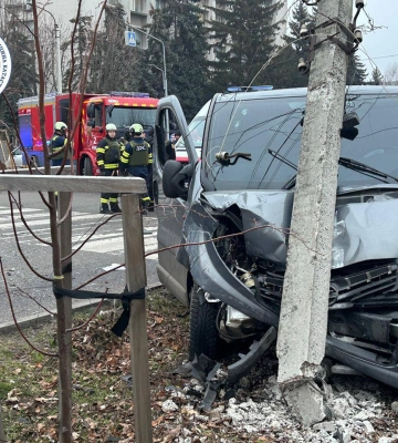 У ДТП на черкаському перехресті постраждали чотири людини. Їх госпіталізували (ФОТО)