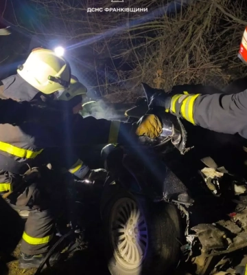 Наймолодшій загиблій — 15 років: ДСНС підтвердили смерть 5 людей у ДТП у селі Насташине | Фото