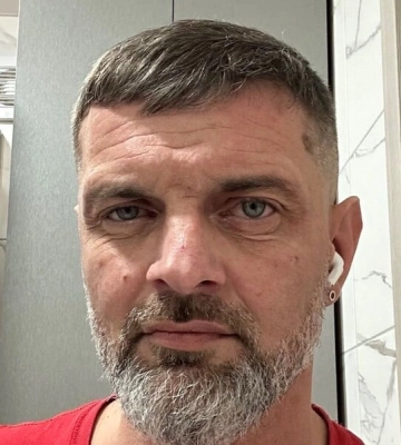 44-летний морпех Дианов впервые показал свою избранницу и сообщил о помолвке. Фото