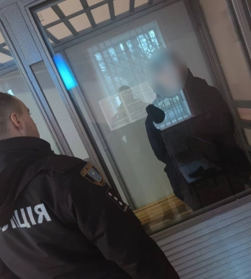 На Сумщині молодика, який намагався зґвалтувати неповнолітню двоюрідну сестру, взяли під варту