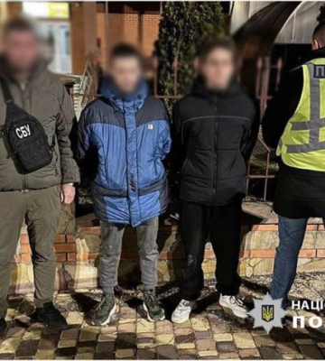 У Києві затримали кур&#039;єрів, які спалили військові автомобілі на замовлення російських спецслужб