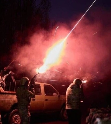 У Києві прогриміли вибухи, після яких спалахнула пожежа