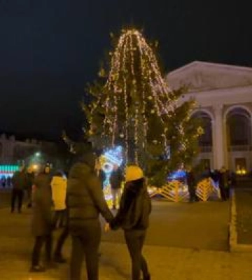 Головна ялинка Полтави за дві години до 2025