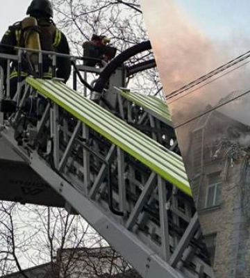 Росія атакувала Київ дронами: в одному з районів зруйновано два поверхи житлового будинку