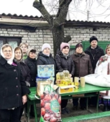 Колядники храму преподобного Сергія Послушного у Рожищі передали волонтерам продукти. ФОТО