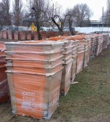 У старостатах Полтавської громади встановлюють нові сміттєві контейнери