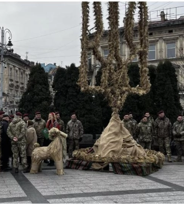 У Львові презентували найбільший в Україні тризуб з дідухів