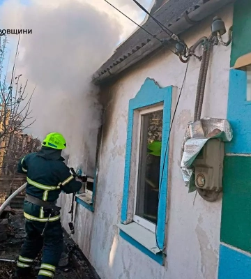 У Кривому Розі горів будинок. Загинула жінка, дістав поранення чоловік