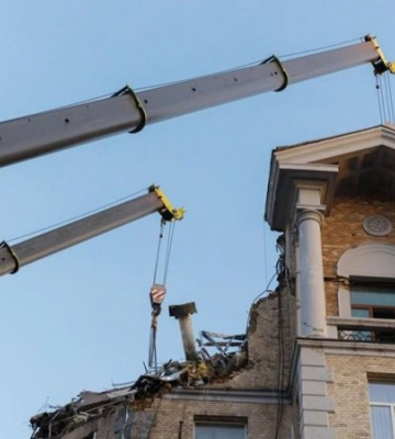 Рятувальна операція в Києві триває в складних умовах, - МВС