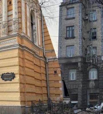 Обстріл 1 січня. У Києві внаслідок атаки РФ пошкоджений будинок Національної спілки письменників — фото