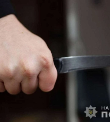 Понад десяток разів вдарив знайомого ножем: на Житомирщині заґратовано чоловіка