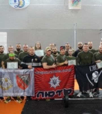 На Кіровоградщині встановили рекорд України з виконання станової тяги серед ветеранів російсько-української війни. ФОТО