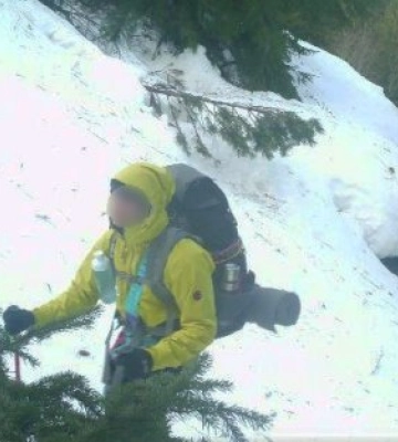 Попалися на фотопастку: У засніжених Карпатах прикордонники затримали двох полтавців
