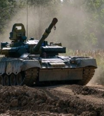 Росіяни атакували Михайлівку на Херсонщині із танка: пошкоджено будинок культури