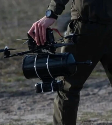 Міноборони показало роботу FPV-дронів на оптоволокні