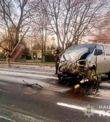 Поліція встановлює обставини ДТП в Одеському районі за участю трьох автомобілів 