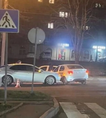 У Рівному водій, позбавлений права керування, скоїв ДТП