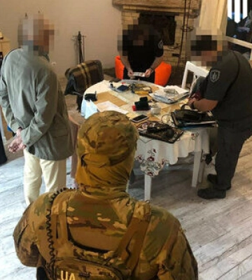 Збитки на 140 мільйонів: на Дніпропетровщині судитимуть командира військової частини за постачання неякісного одягу, - ДБР.&amp;hellip;