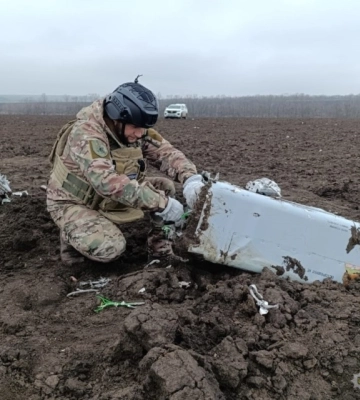 У полі на Кіровоградщині знайшли бойову частину ракети (ФОТОФАКТ)