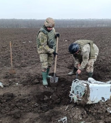 У полі на Кіровоградщині знайшли бойову частину ракети (ФОТОФАКТ)