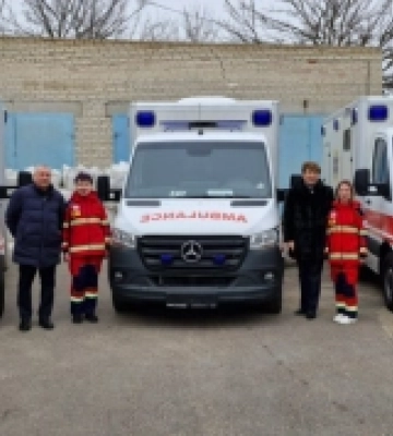 Центру екстреної допомоги на Херсонщині передали три реанімобілі