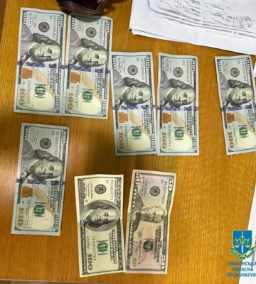 До 8 років тюрми може отримати жителька Рівненщини за хабар