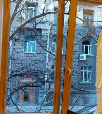 Удар росіян по Києву пошкодив адмінбудівлі Верховної Ради