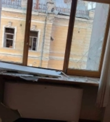 Внаслідок російської атаки на Київ пошкоджена будівля Верховної Ради