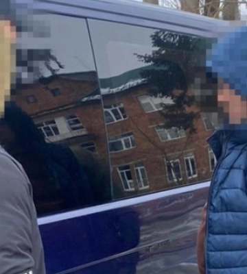 На Буковині викрили колишнього лікаря, який за гроші допомагав отримати інвалідність