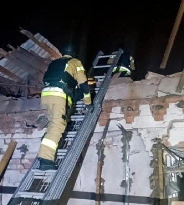 Рятувальники ліквідували наслідки атаки «Шахедів» на Київщині
