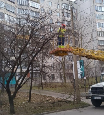 П'ять магістральних вулиць Рівного будуть із модернізованим освітленням