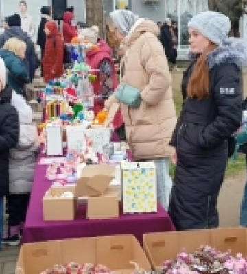 У Білгороді-Дністровському пройшов різдвяний благодійний ярмарок на підтримку ЗСУ