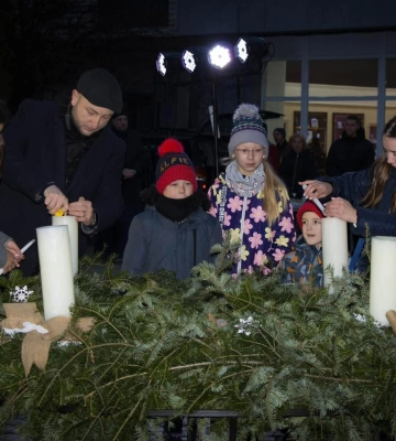 На центральній площі Берегова запалили четверту свічку на адвентовому вінку