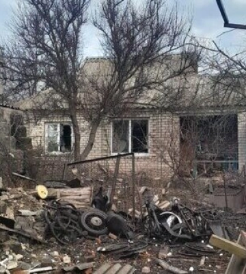 Одна людина загинула та дві поранені внаслідок ворожих обстрілів Херсонщини