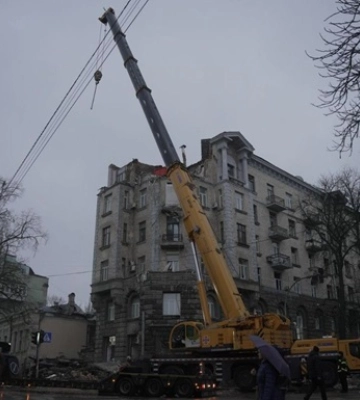 В Киеве продолжается ликвидация последствий атаки