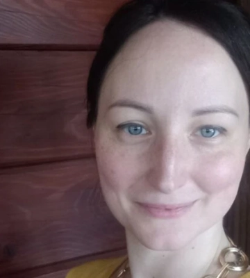 «Зрозуміла, що треба не просто йти, а дуже швидко йти в укриття», – журналістка Сокирчук про порятунок під час ракетного удару