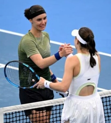 Калініна пробивається до півфіналу WTA 500 у Брісбені (відео)