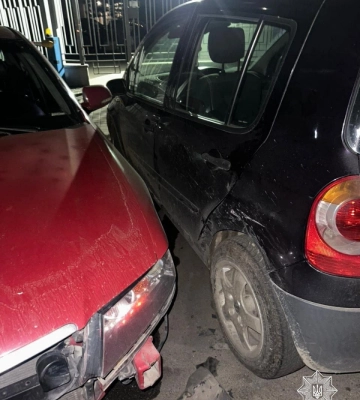 В Одесі п’яний водій побив три авто на парковці та втік з місця ДТП