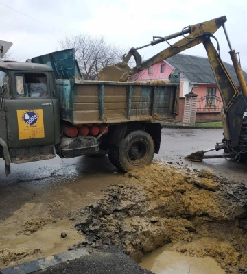 П'ять магістральних вулиць Рівного будуть із модернізованим освітленням